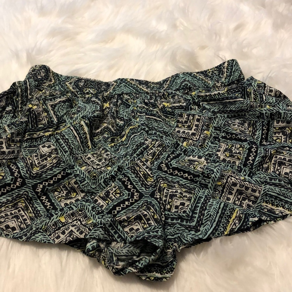 Aztec patterned board shorts - Picture 2 of 3